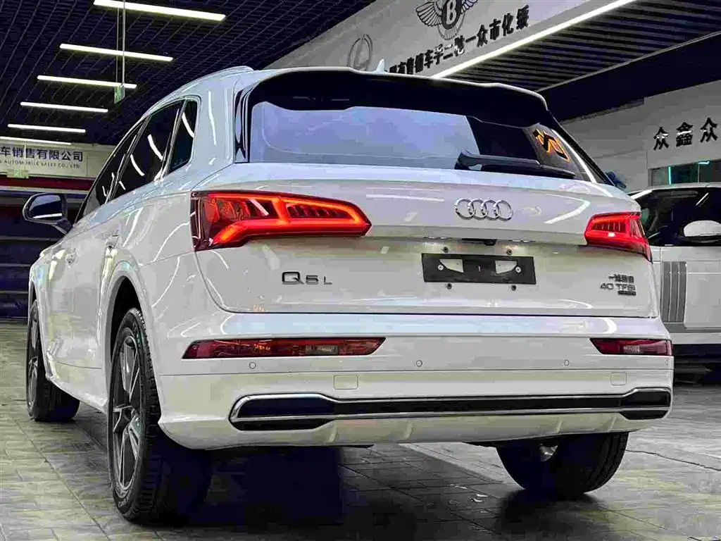 Audi Q5L 2020 40 TFSI Prestige Fashion фото 9