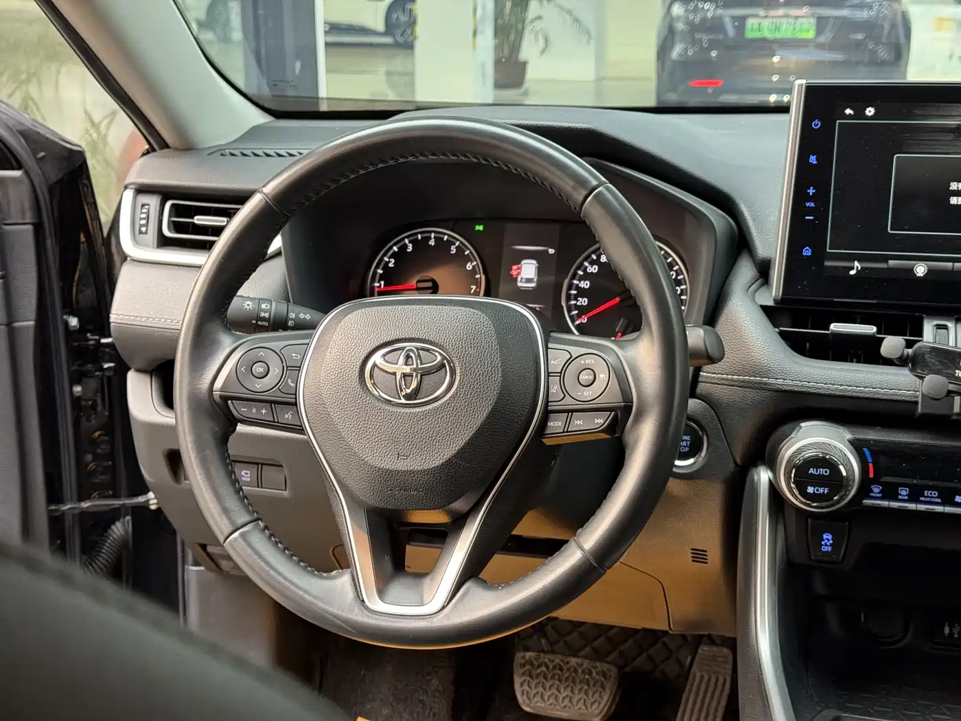 Toyota Wildlander 2022 2.0L CVT FWD Luxury Edition фото 14