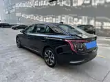Фото 6 - Hongqi E-QM5