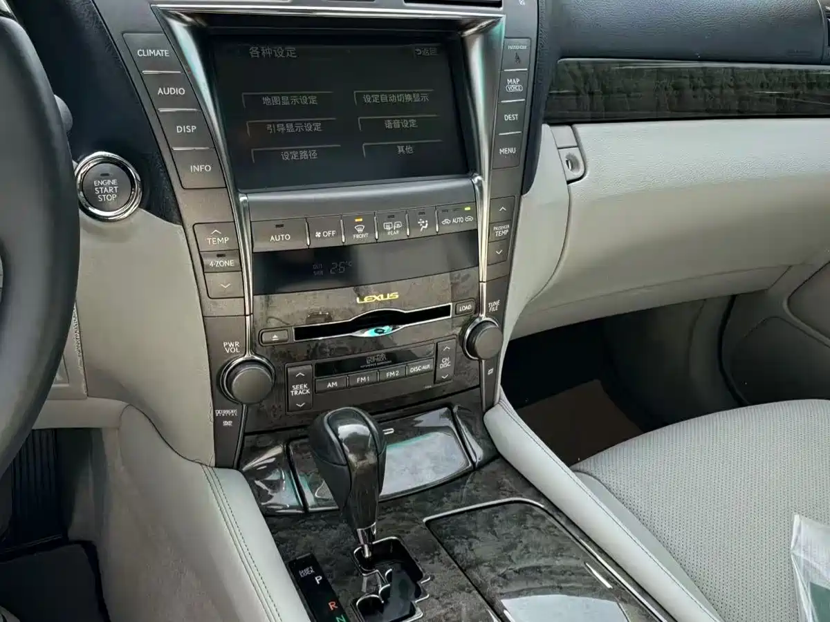 Lexus LS 2006 460L Premium Edition фото 16