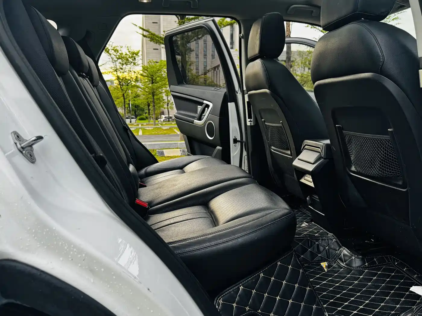 Land Rover Discovery Sport 2018 240PS SE Edition фото 18