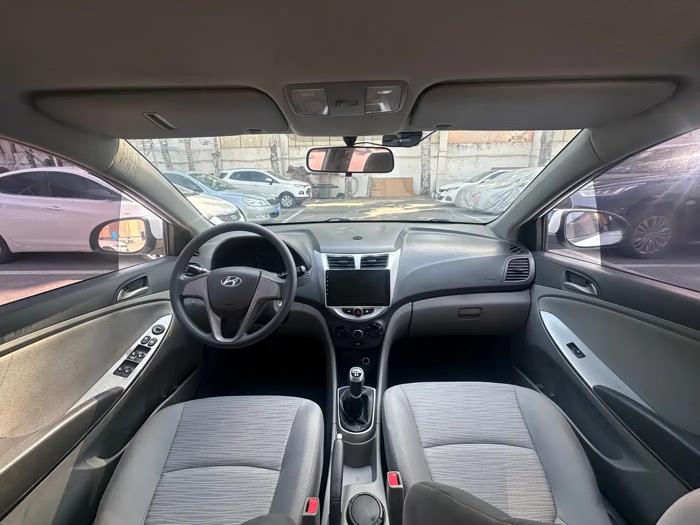 Hyundai Verna 2016 1.4L Manual Smart GLS фото 15