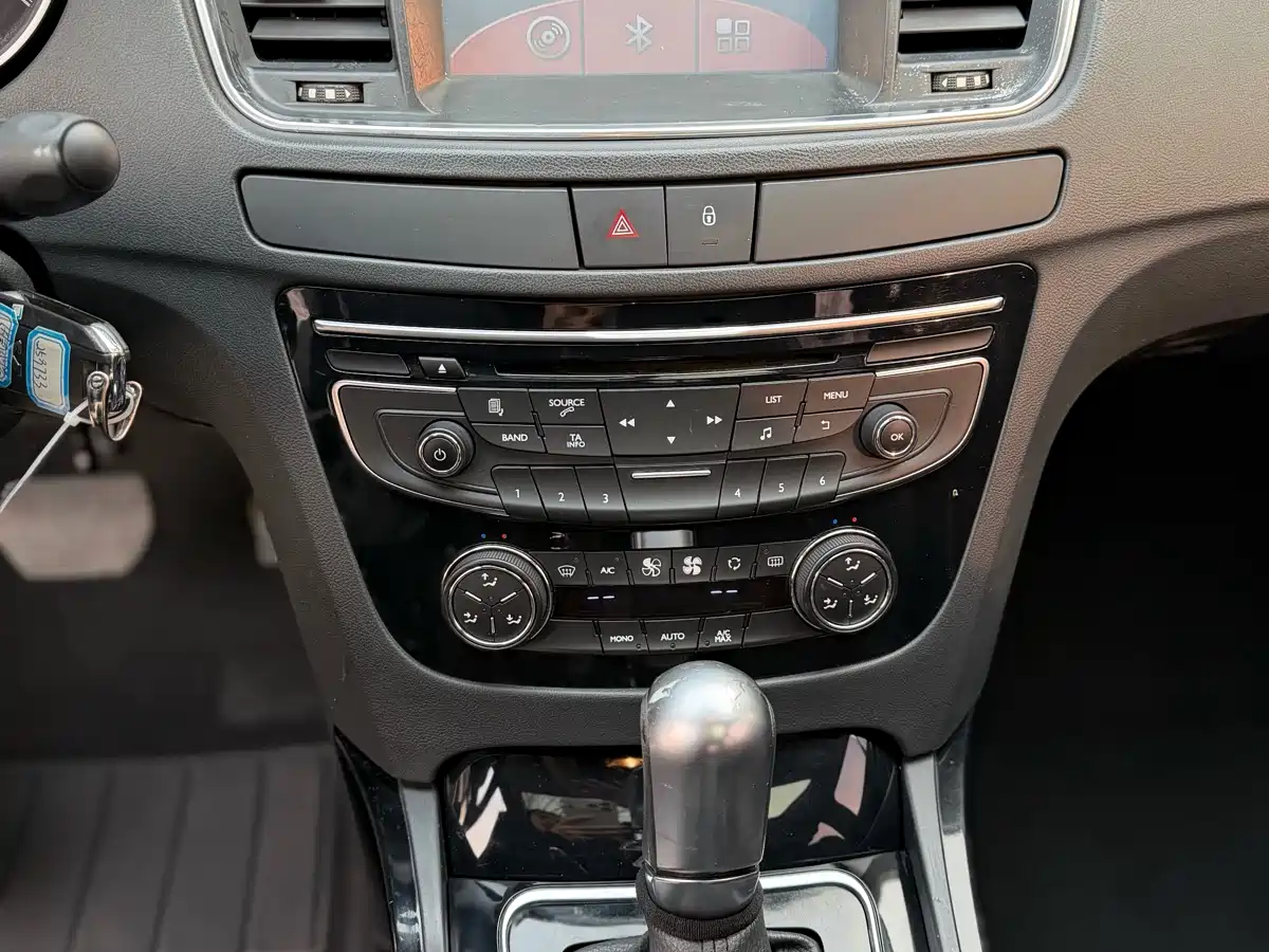 Peugeot 508 2013 2.0L 2nd Anniversary Auto Sunroof Classic Edition фото 6