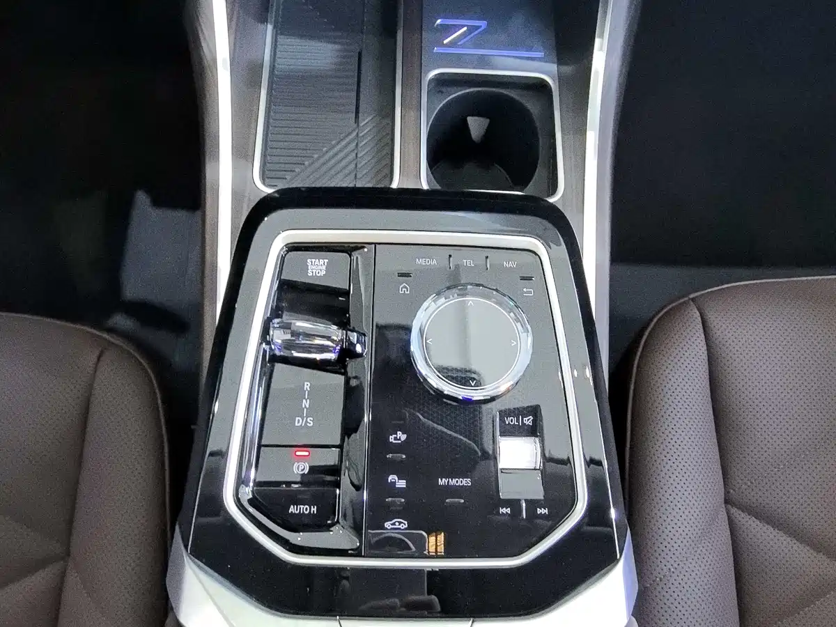 BMW 7 Series 2026 735Li M Sport Package фото 5