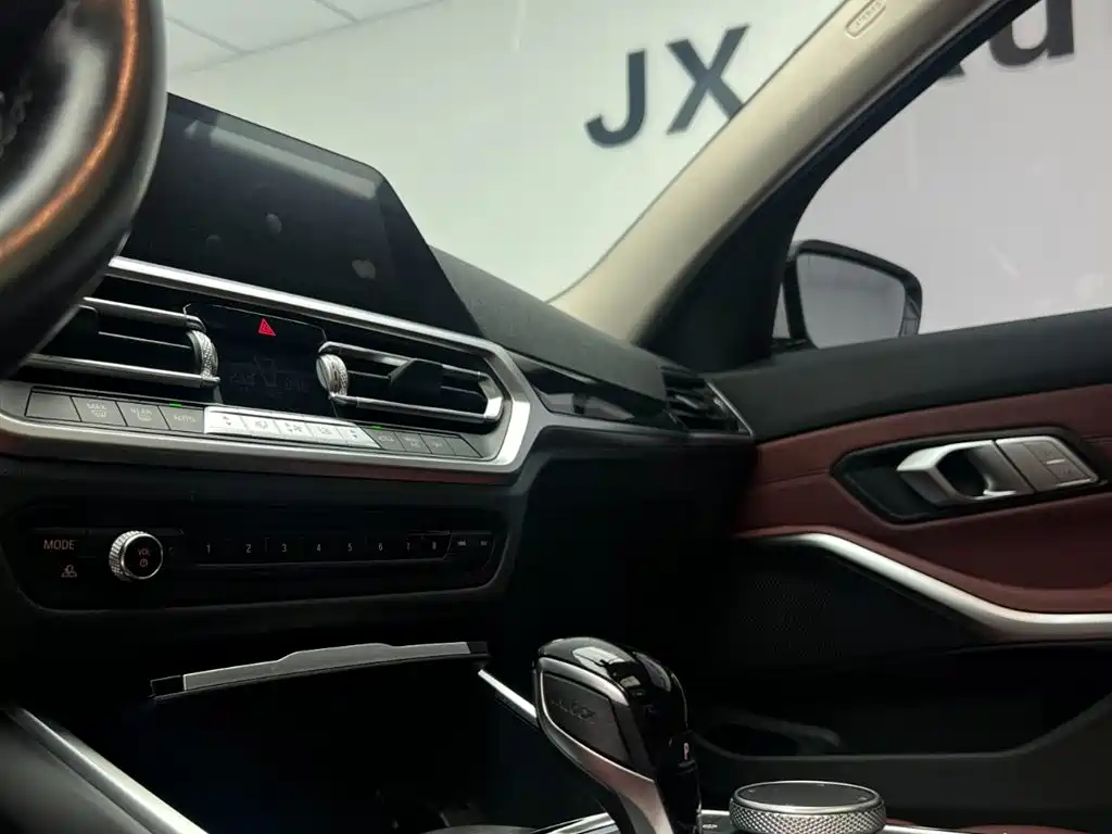 BMW 3 Series 2022 Facelift 320Li M Sport Package фото 25