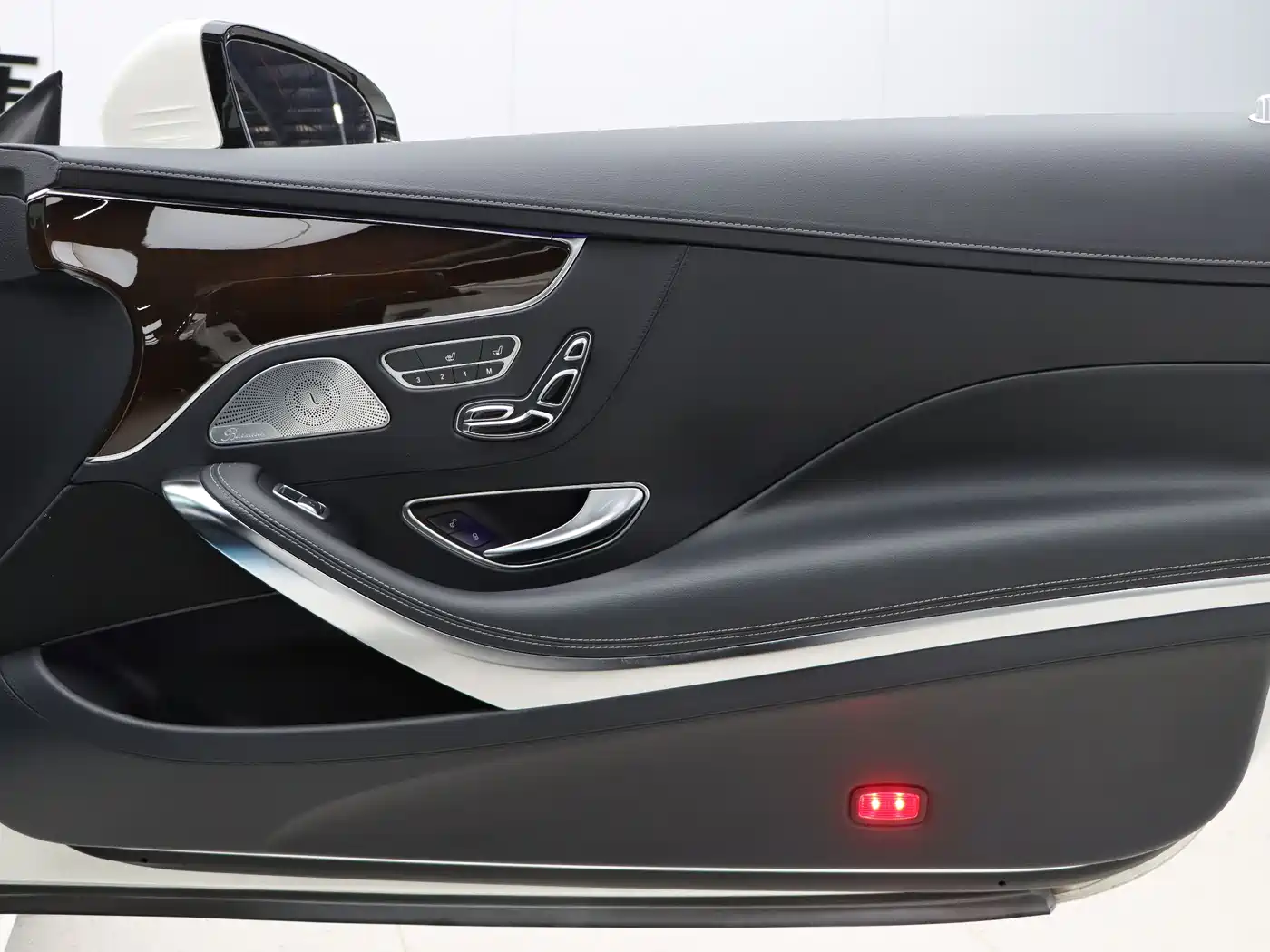 Mercedes-Benz S-Class 2016 S 400 4MATIC Coupe фото 24