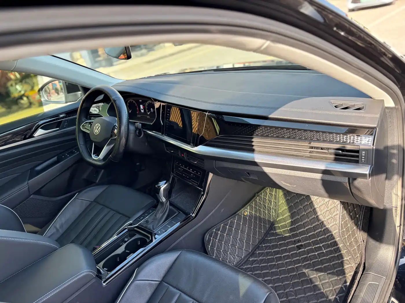 Volkswagen Passat 2023 Facelift 330TSI Starlight Elite Edition фото 19