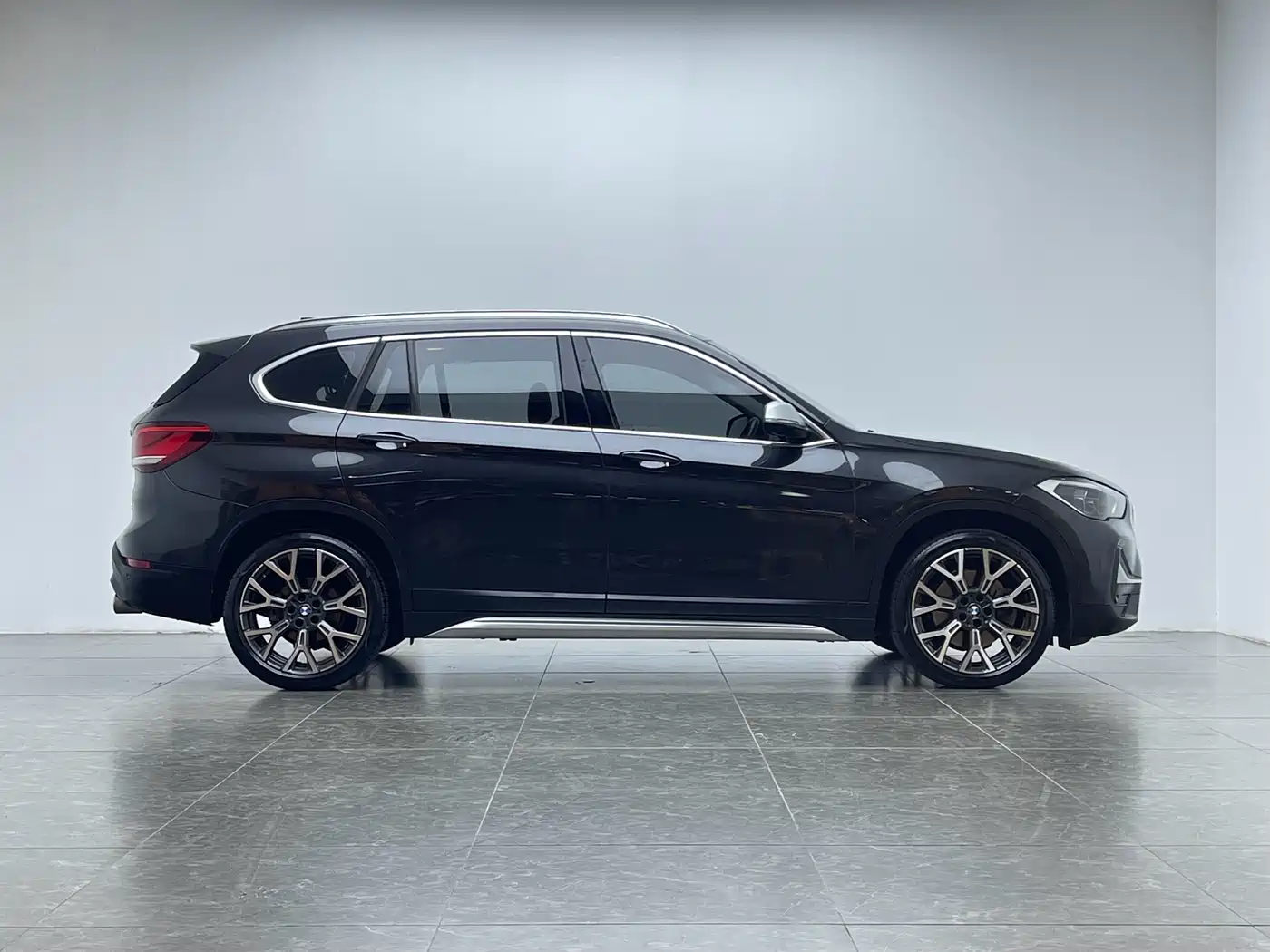 BMW X1 2021 xDrive25Li Exclusive фото 5