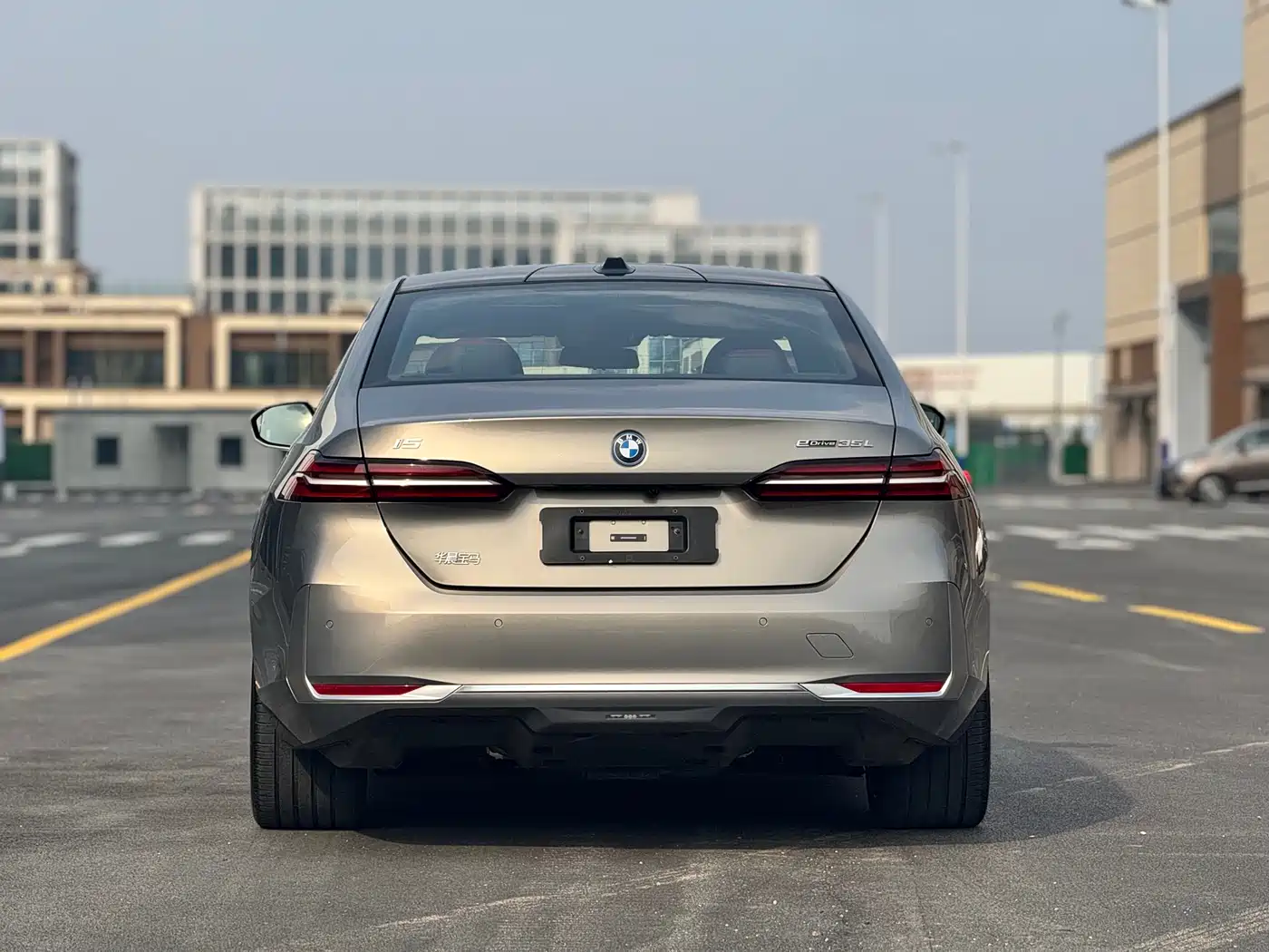 BMW I5