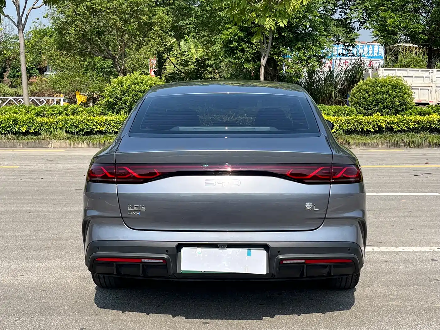 BYD Qin L 2024 DM-i 120KM Excellence Model фото 5