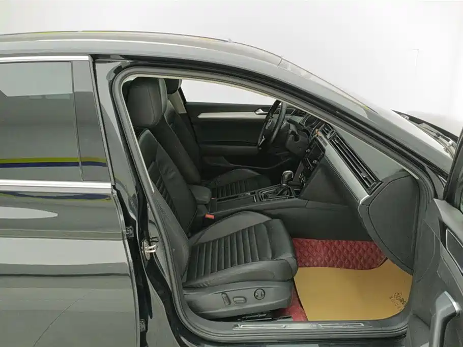 Volkswagen Magotan 2018 280TSI DSG Leading фото 8