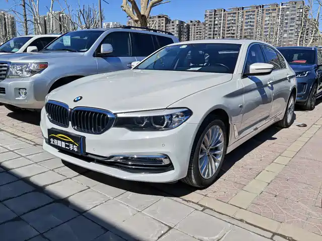 BMW 5 SERIES