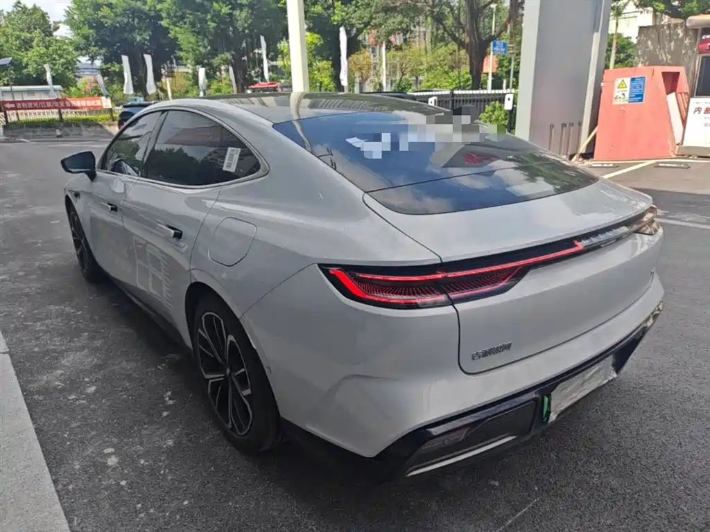 Geely Galaxy Galaxy E8 2025 700km Long Voyage Smart Drive Edition фото 4