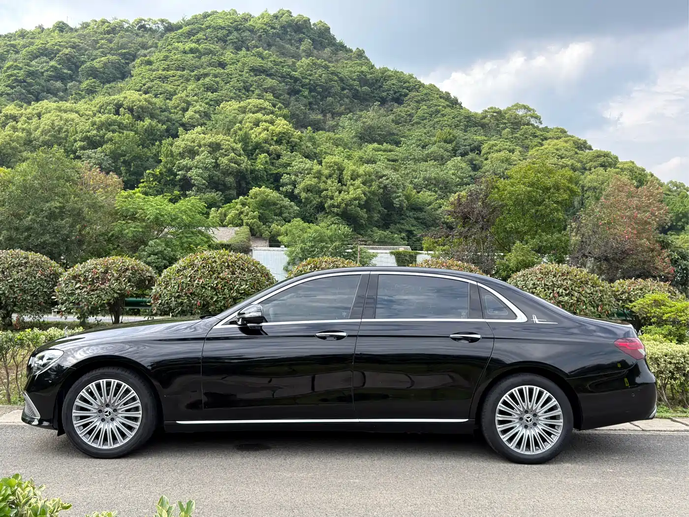 Mercedes-Benz E-Class 2021 E 300 L Luxury фото 3