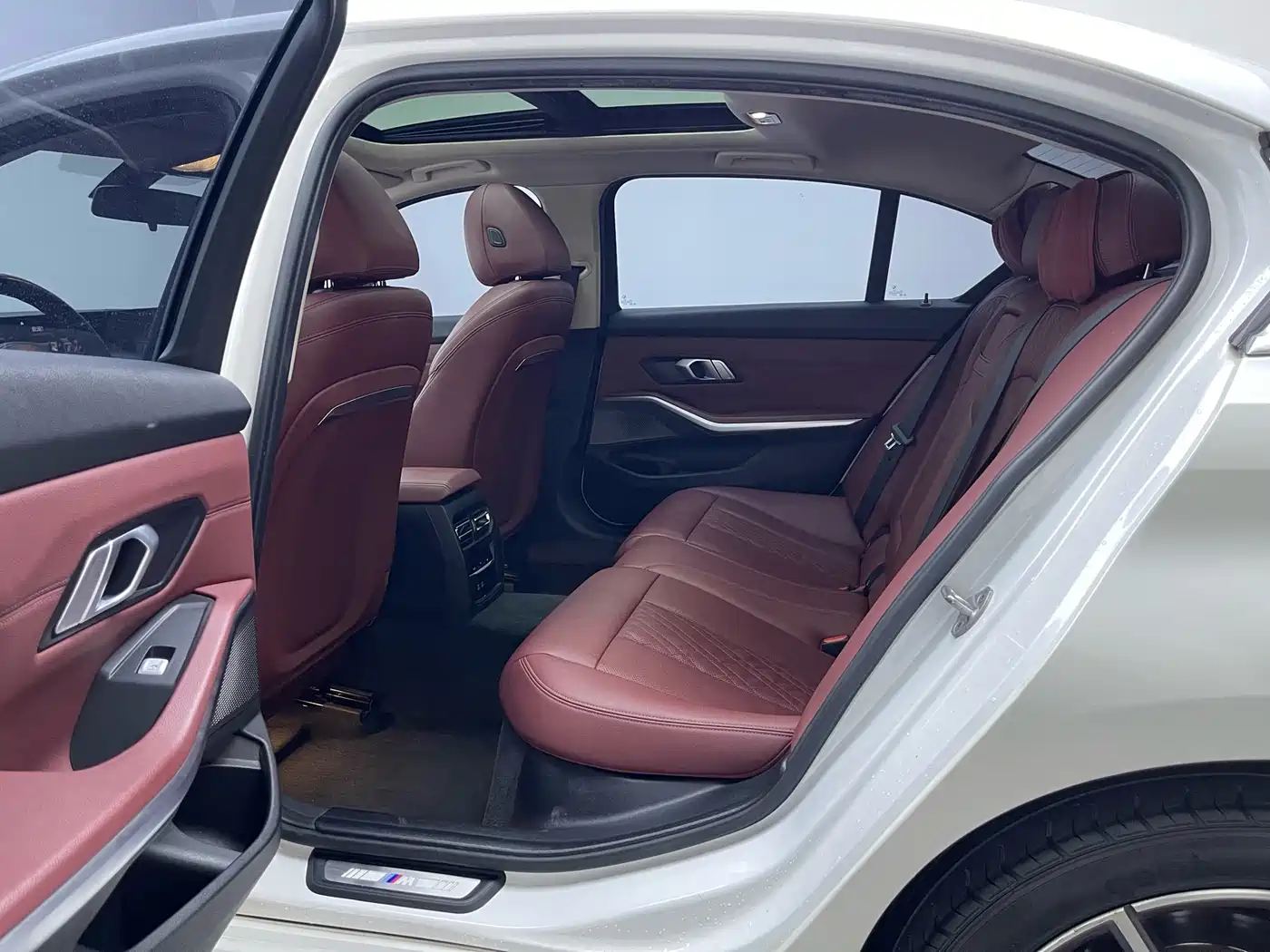 BMW 3 Series 2023 320Li M Sport Package фото 11