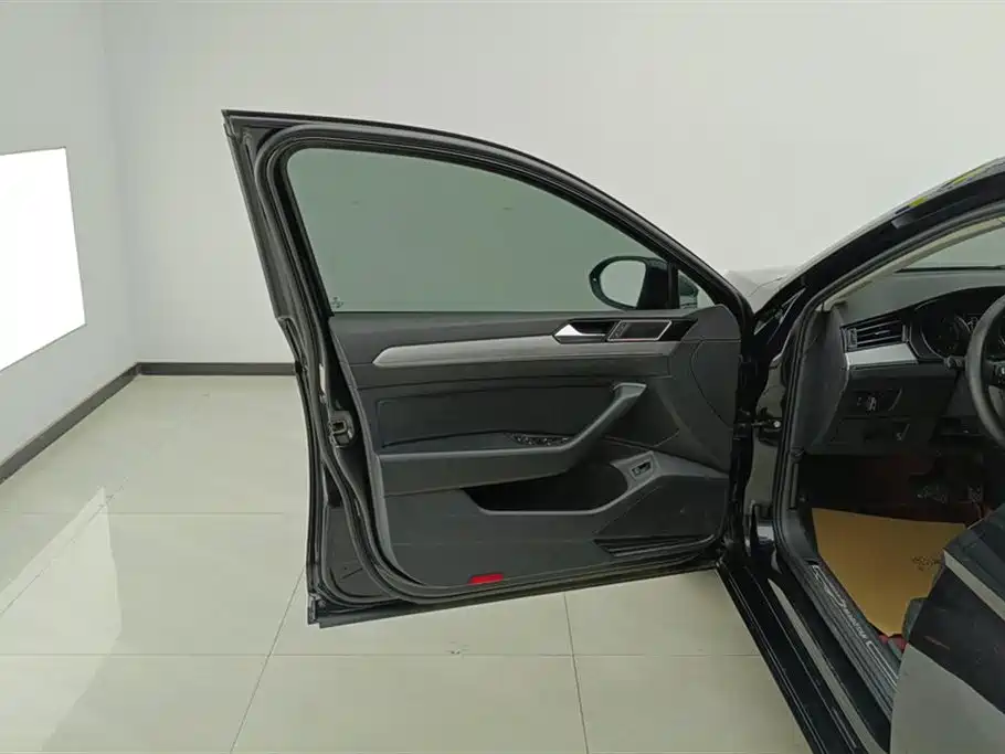 Volkswagen Magotan 2018 280TSI DSG Leading фото 7