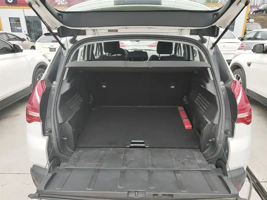 Peugeot 3008 2015 2.0L Automatic Classic Edition фото 19