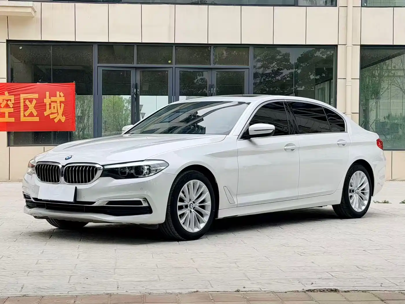 BMW 5 Series 2019 Facelift 525Li Luxury Package