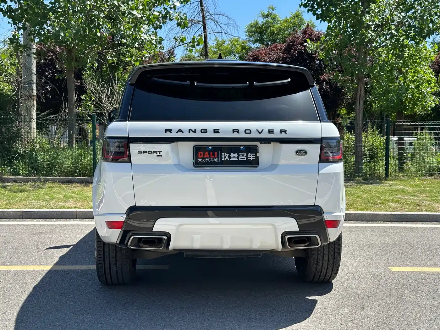 Land Rover Range Rover Sport 2021 3.0 L6 Gloss Black Edition фото 4