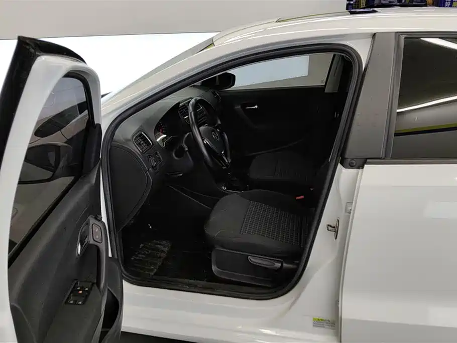 Volkswagen Polo 2018 1.5L Auto Comfort фото 9