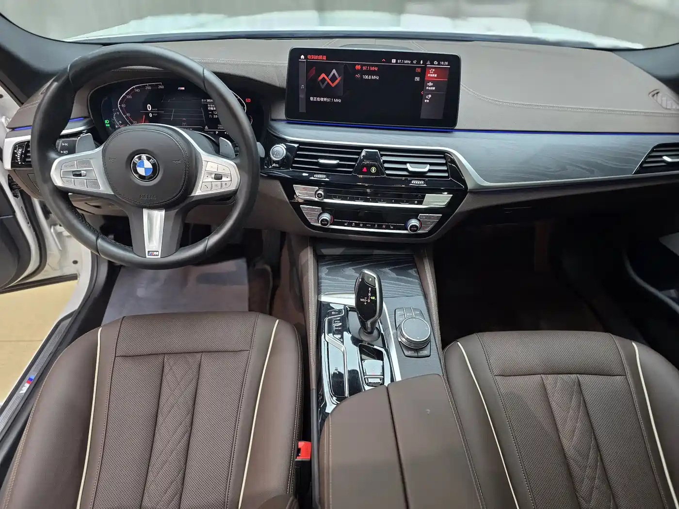 BMW 5 Series 2022 530Li Leading M Sport Package фото 9