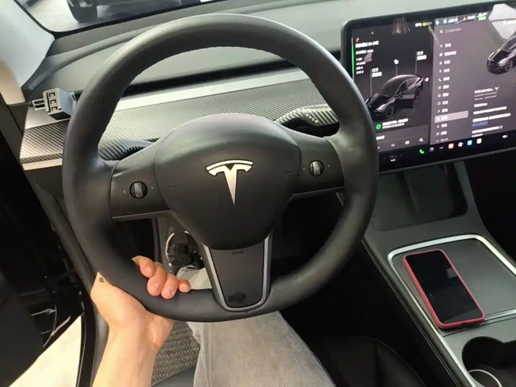 Фото 11 - Tesla Model Y