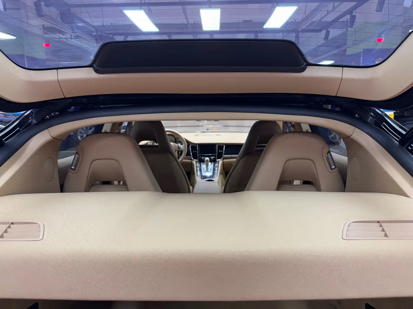 Porsche Panamera 2014 Panamera 4 3.0T фото 44