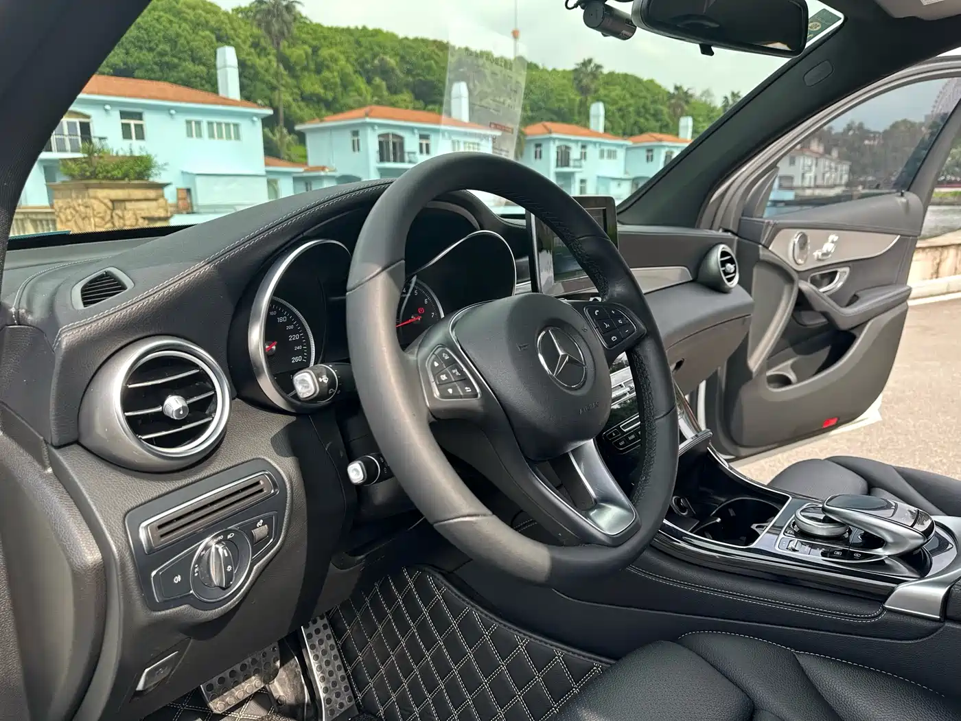 Mercedes-Benz GLC Coupe 2017 GLC 200 4MATIC Coupe SUV фото 7