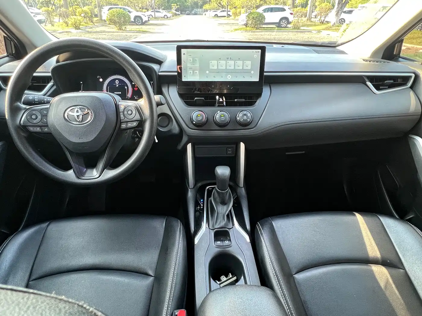 Toyota Corolla Cross 2023 2.0L Pioneer Edition фото 12