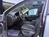 Фото 4 - Volkswagen Touareg