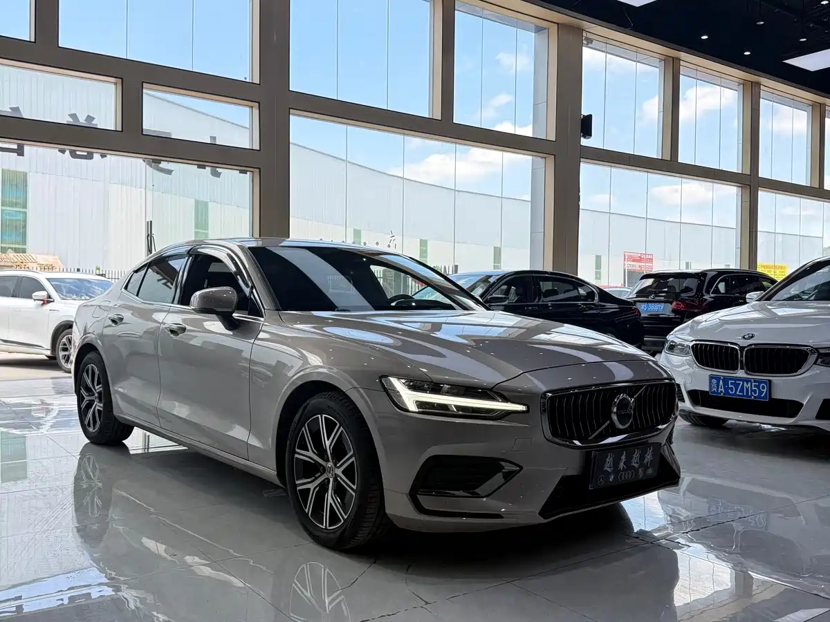 VOLVO S60