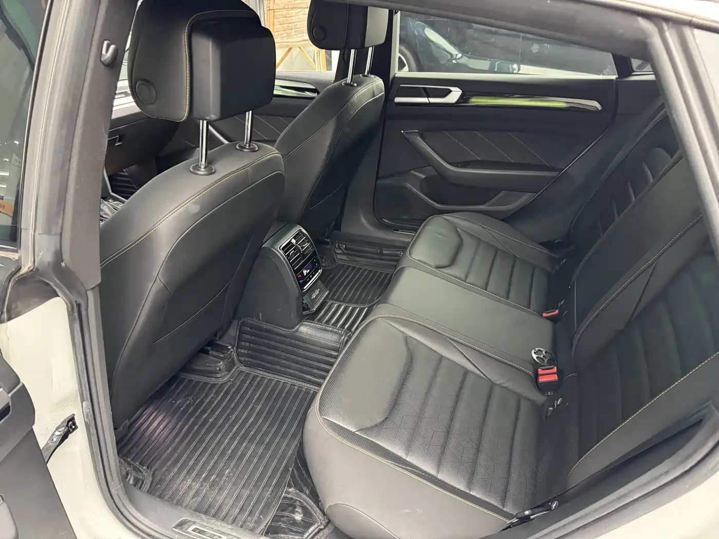 Volkswagen FAW-Volkswagen CC 2023 380TSI Eye-catching Edition фото 9