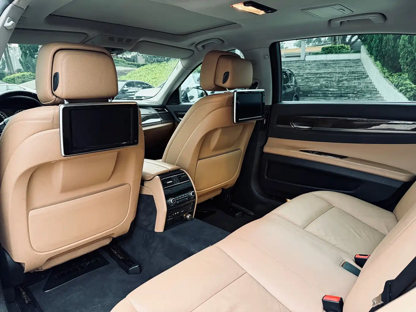 BMW 7 Series 2014 730Li Premium фото 24