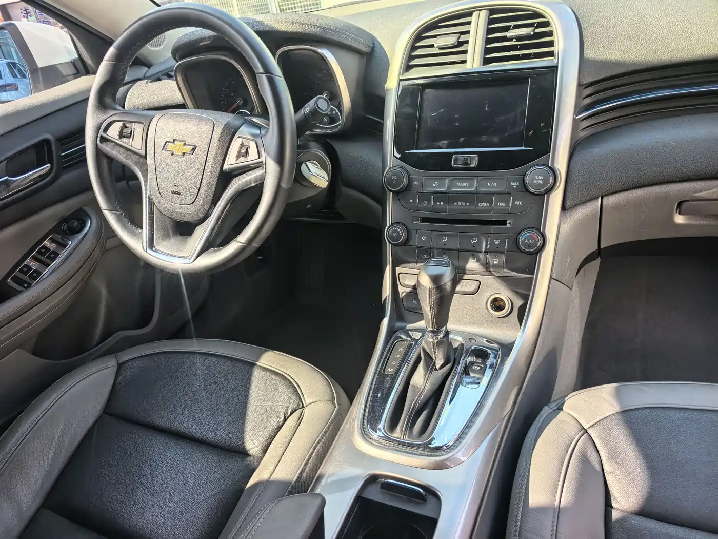 Chevrolet Malibu 2013 2.0L Automatic Luxury Edition фото 16
