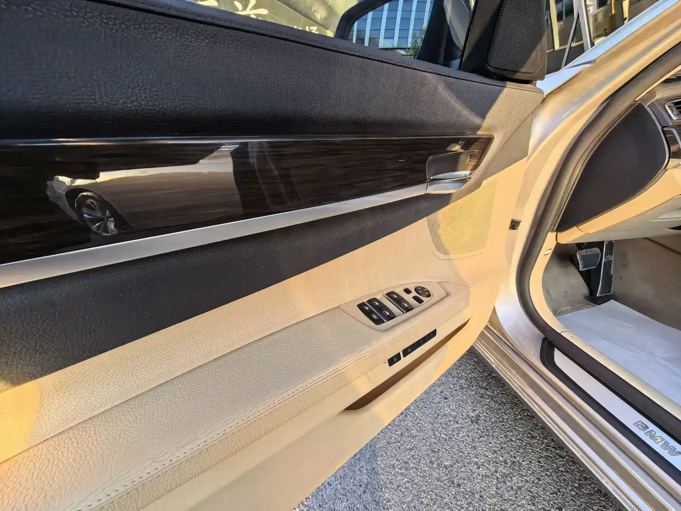 BMW 7 Series 2013 Model 730Li Luxury фото 9