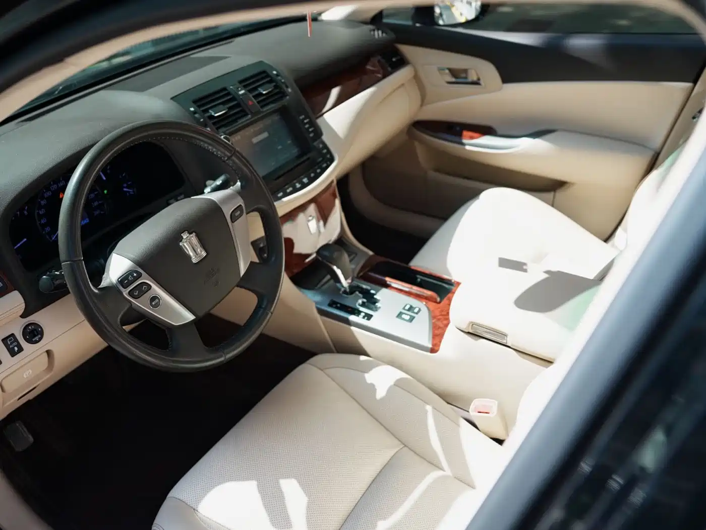 Toyota Crown 2012 2.5L Royal фото 5