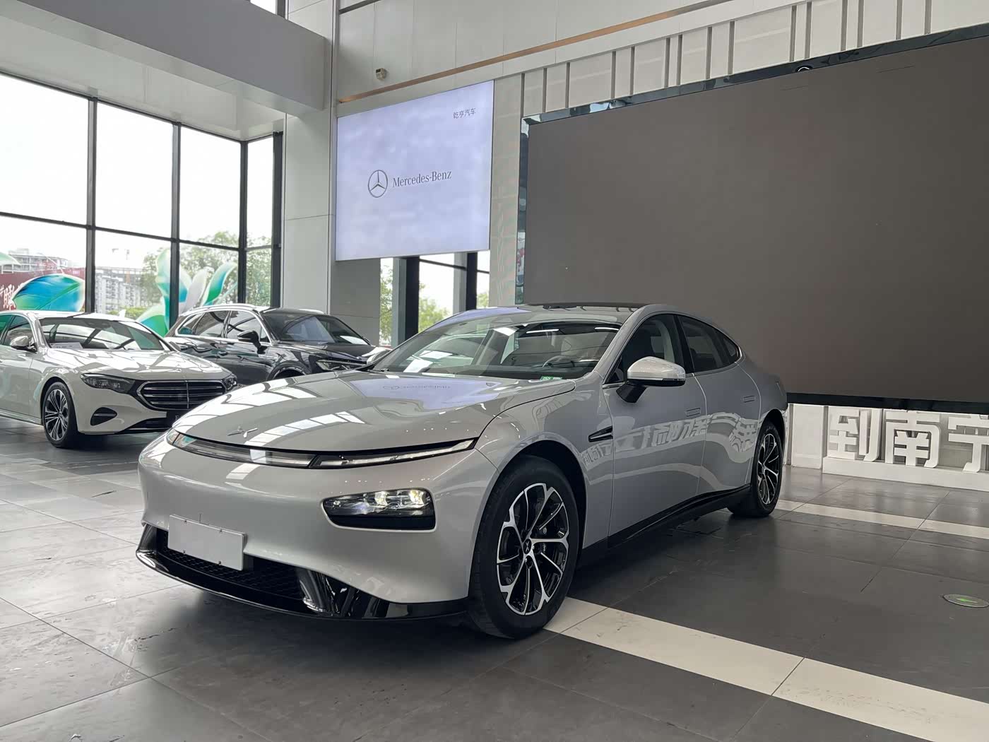 XPeng P7