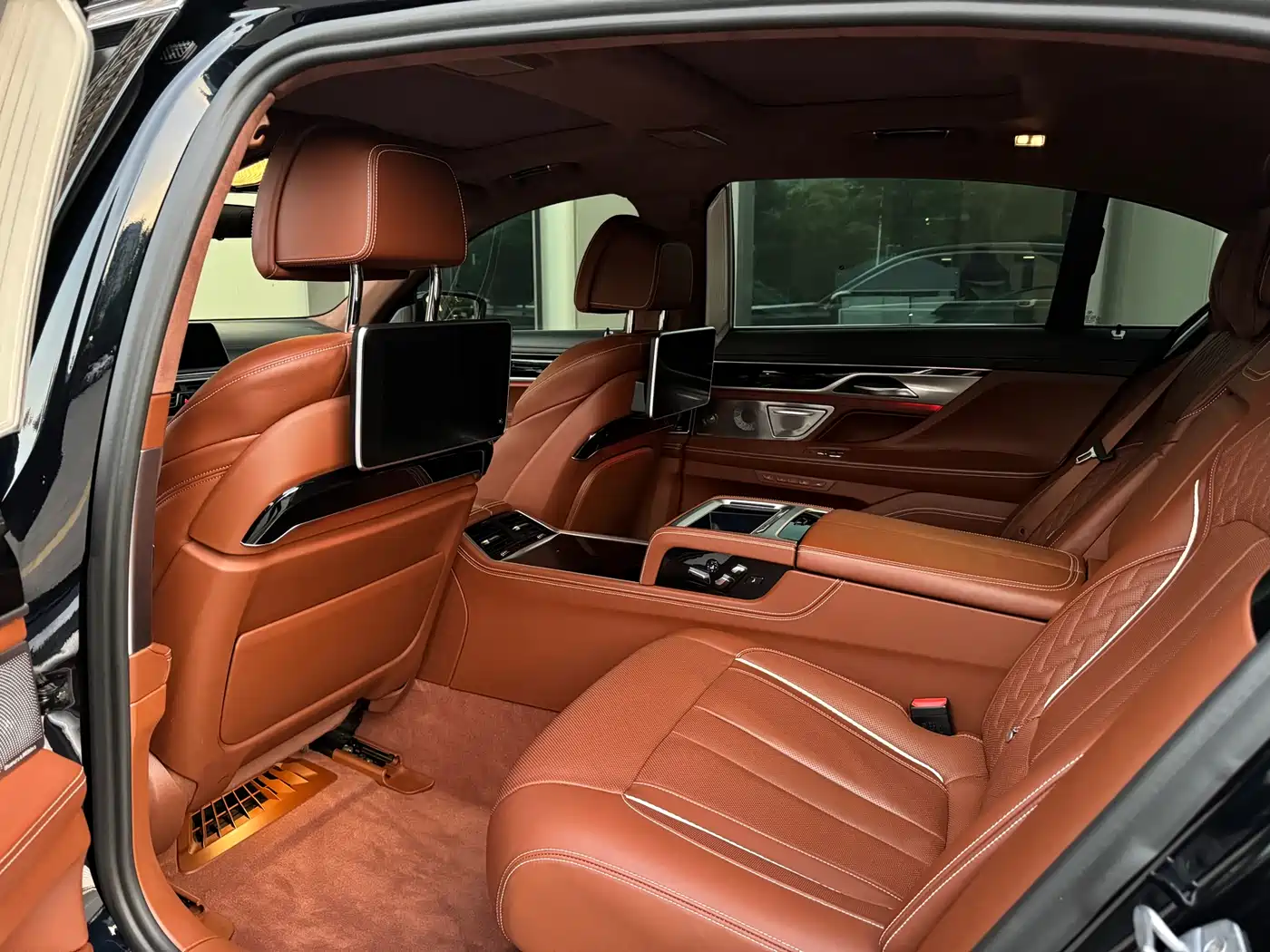 BMW 7 Series 2018 750Li xDrive M Sport Package фото 19