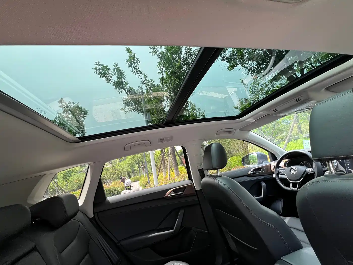 Volkswagen Tharu 2021 Model 280TSI 2WD Luxury Edition фото 17