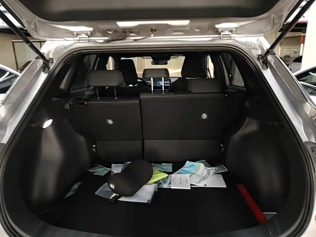 Toyota Corolla Cross 2025 2.0L Pioneer Edition фото 19