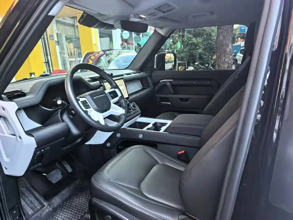 Land Rover Defender 2025 2024 90 2.0T P300 S