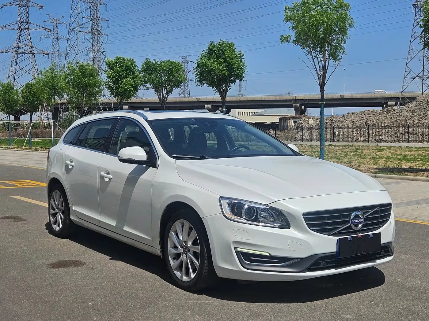 Volvo V60 2013 2014 T5 Zhiyi Edition