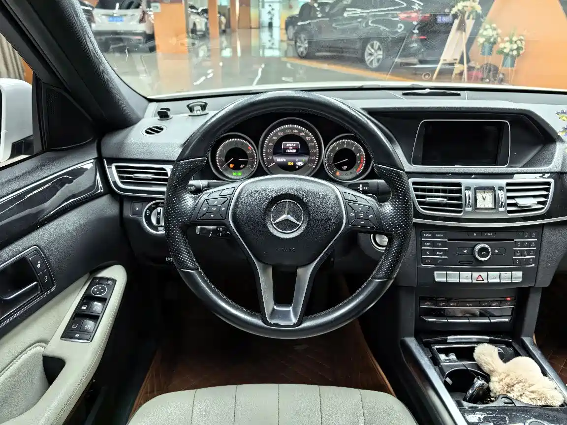Mercedes-Benz E-Class 2015 E 180 L фото 10