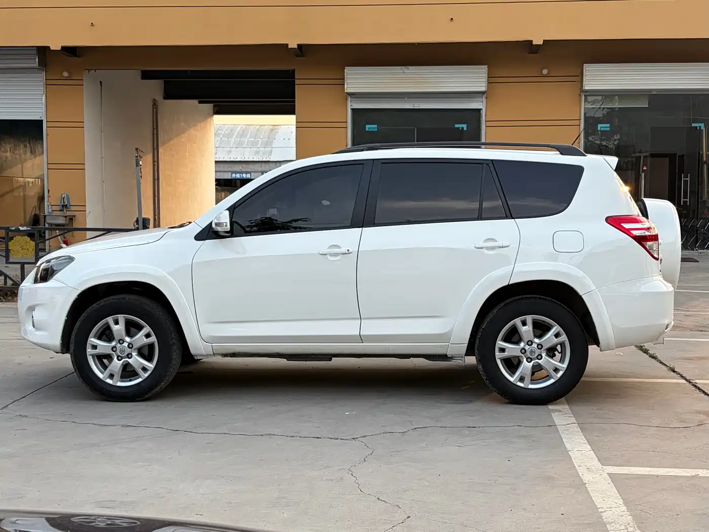 Toyota RAV4 Rongfang 2012 Styling Edition 2.0L Automatic 4WD фото 15