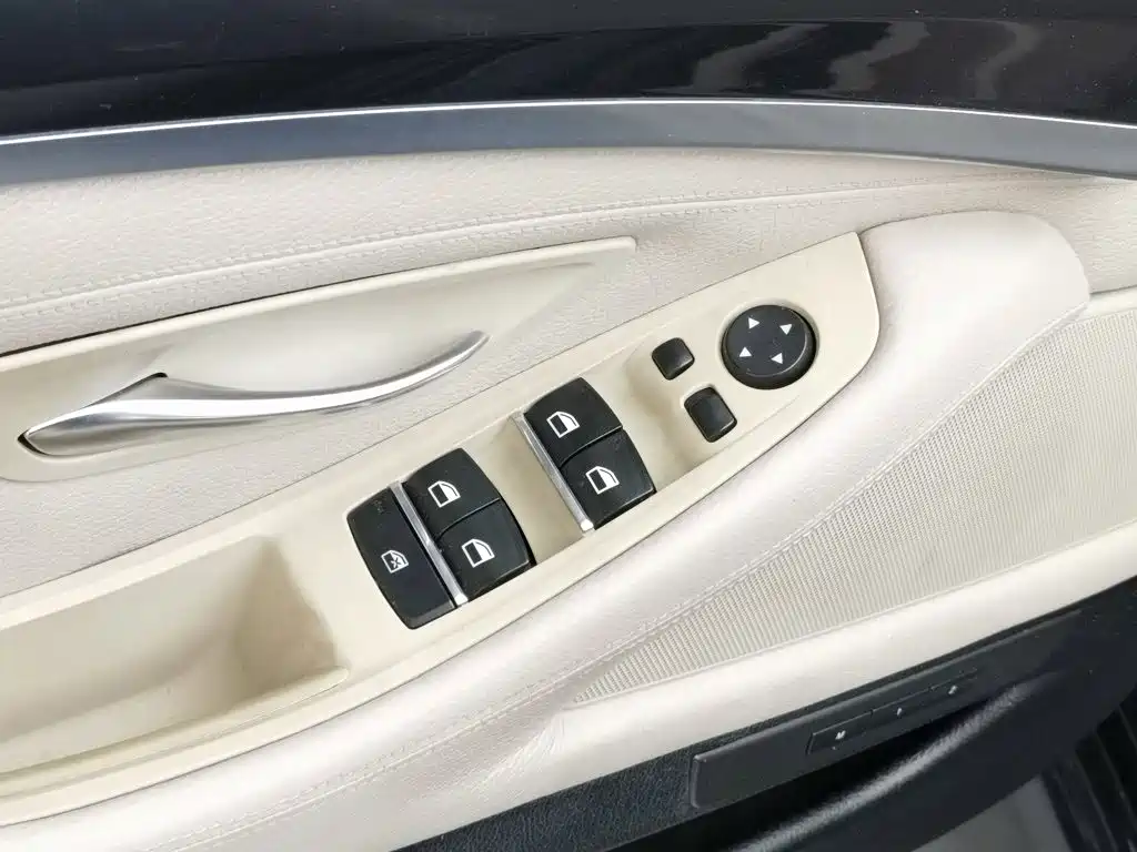Фото 9 - BMW 5 Series