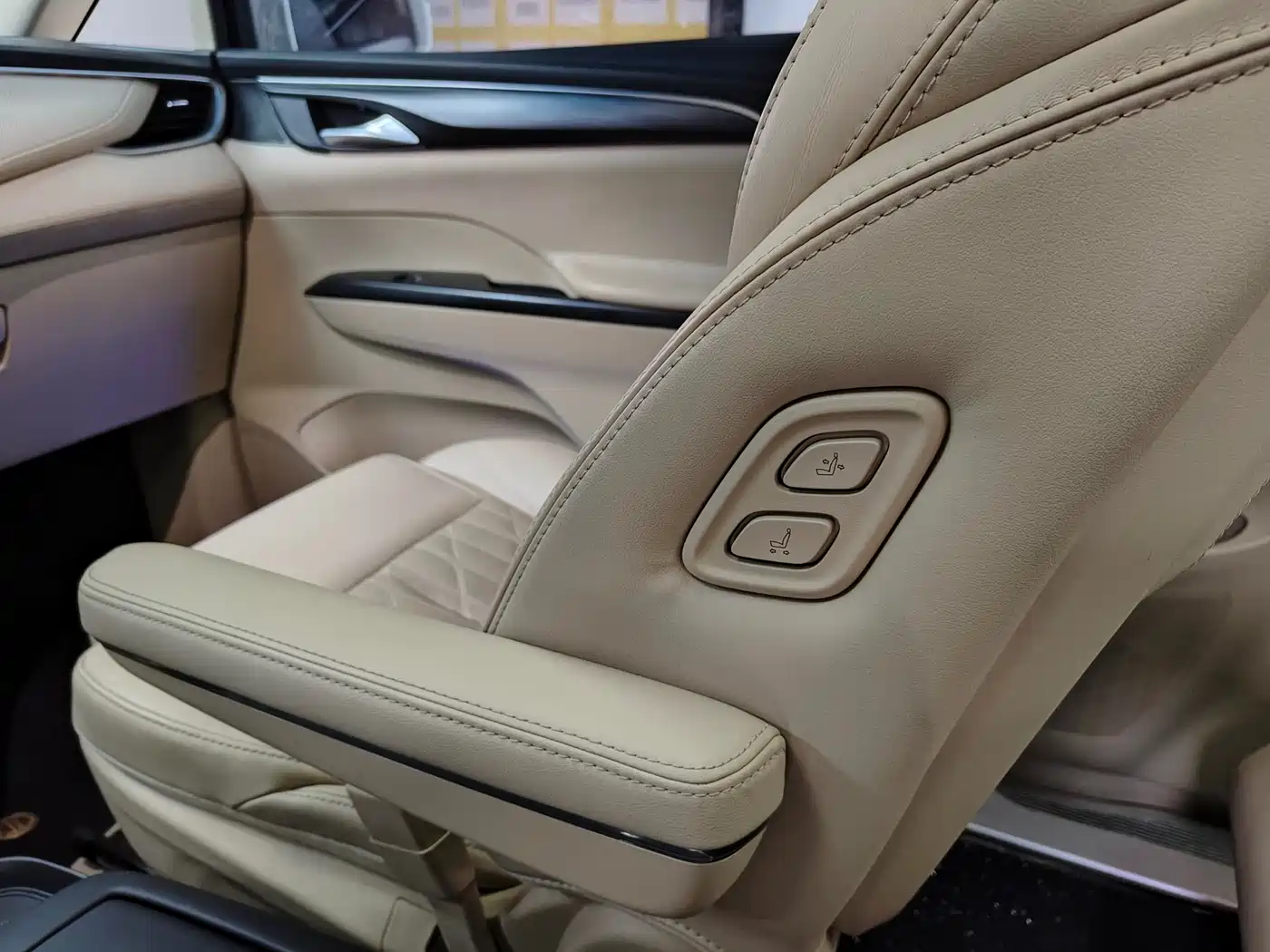 Buick GL8 2021 ES Landlord 653T Luxury фото 11