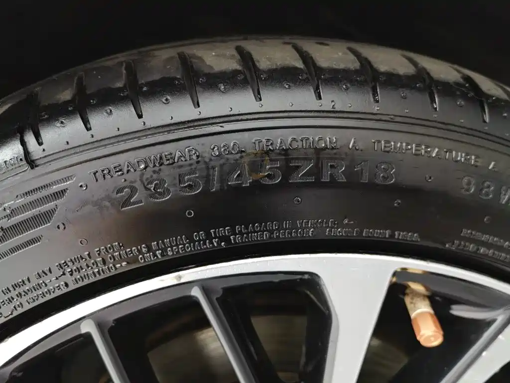 Фото 24 - Toyota Camry