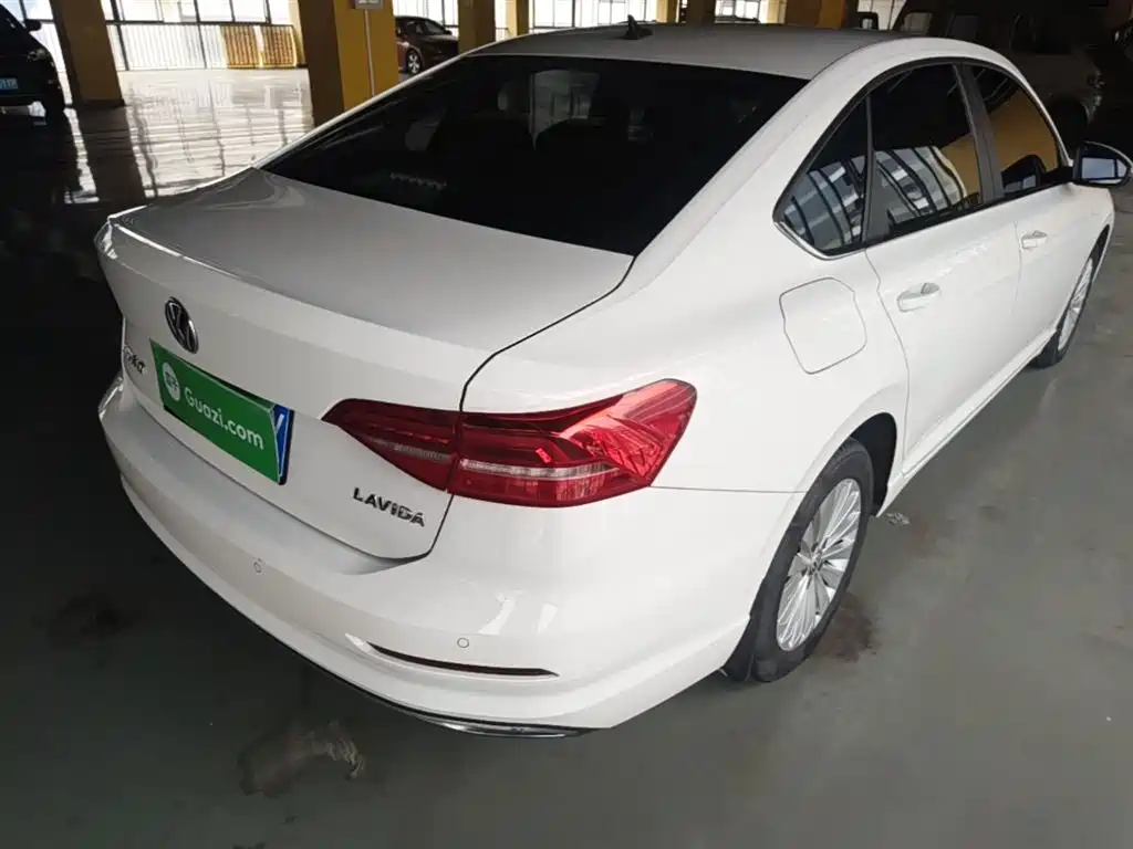 Volkswagen Lavida 2019 1.5L Automatic Comfort Edition China VI фото 7