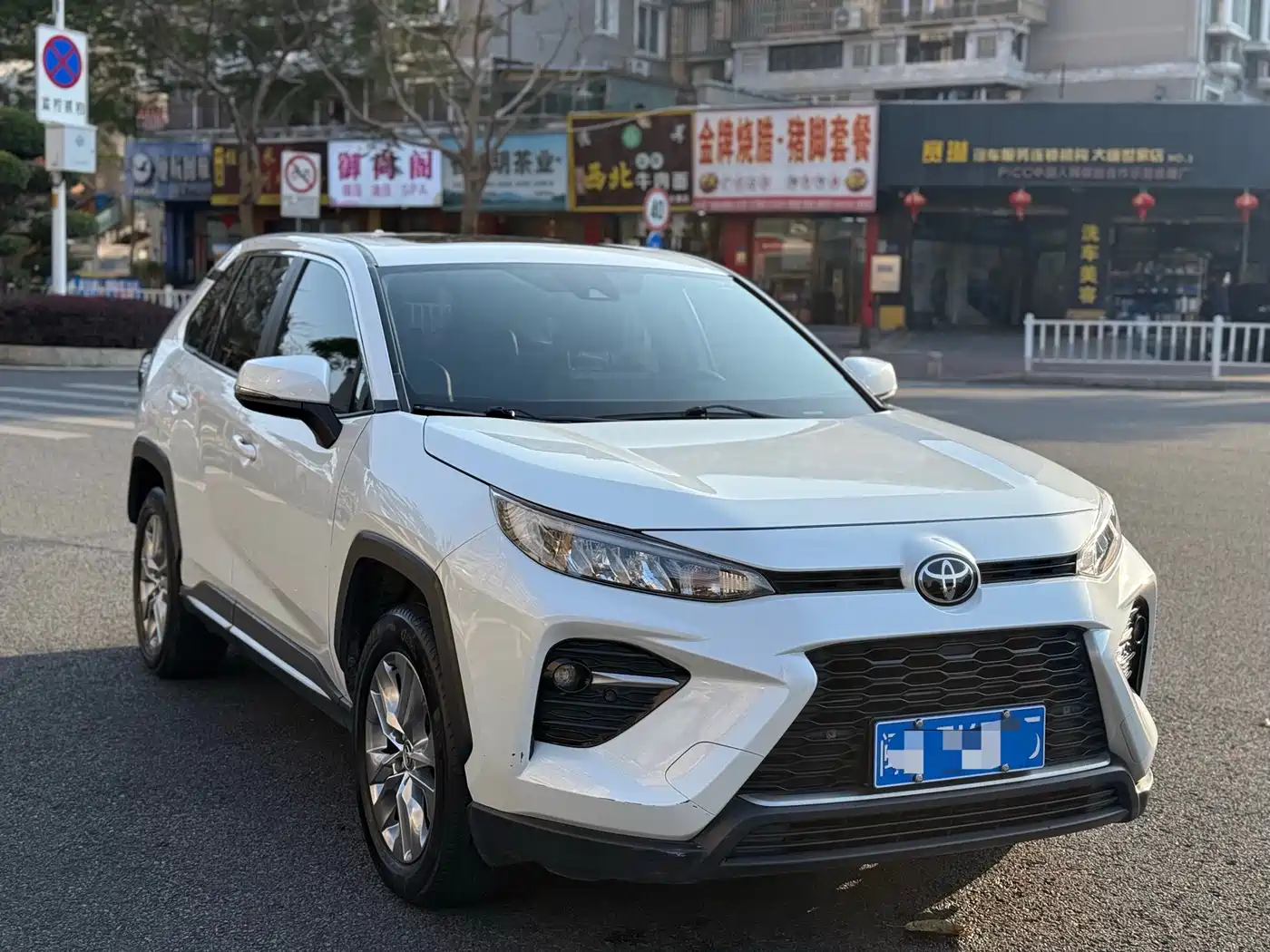Toyota Wildlander 2021 2.0L CVT 2WD Luxury Edition фото 3