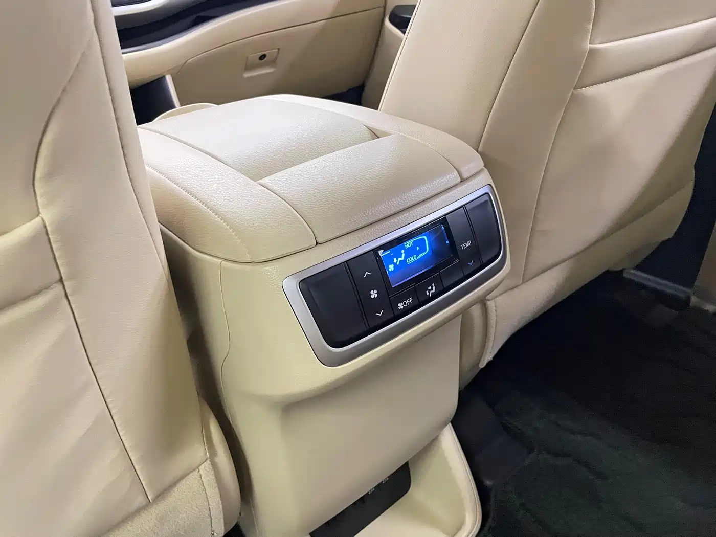 Toyota Highlander 2018 2.0T 4WD Elite 7-seater China VI фото 34